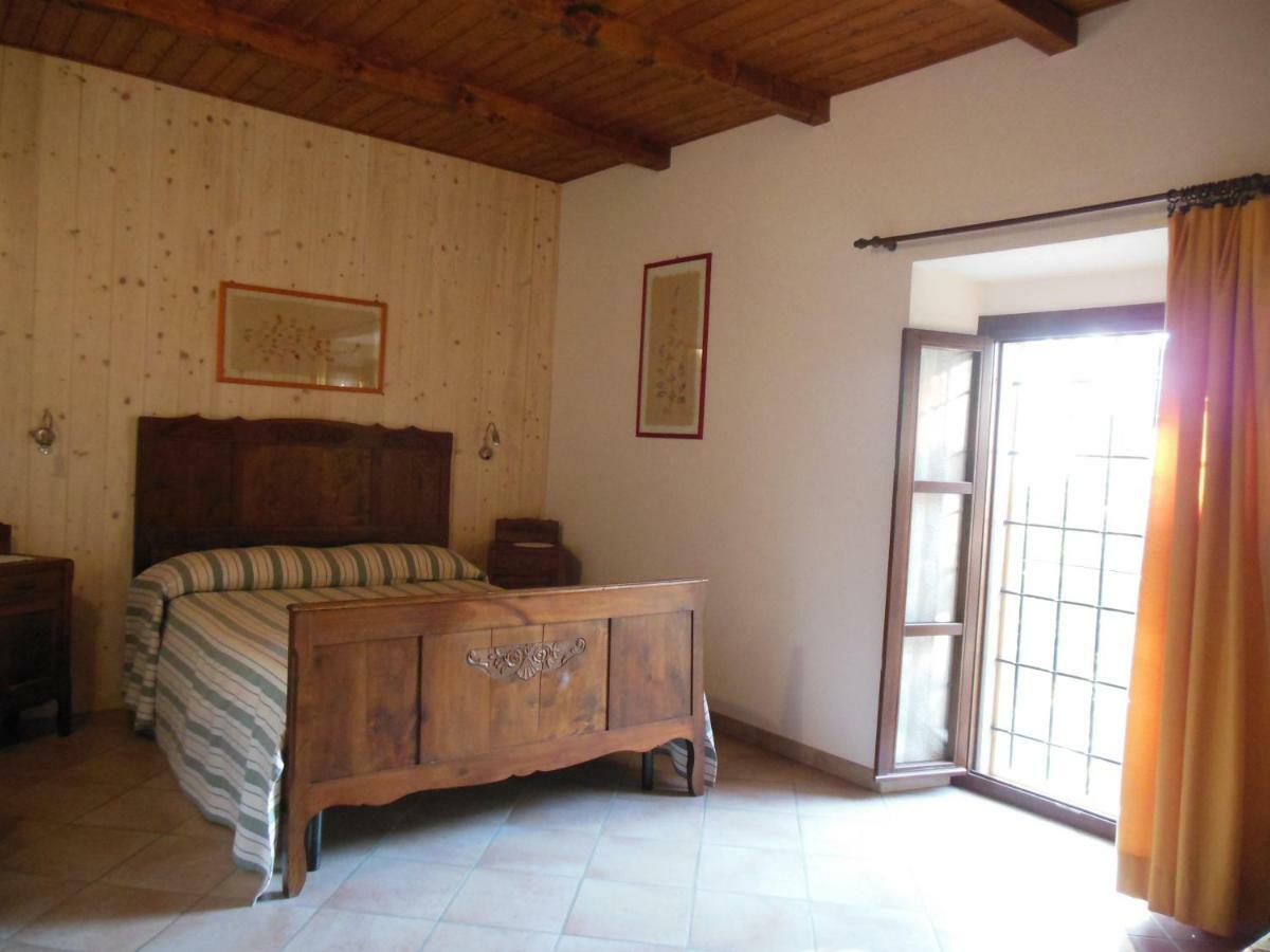 Agriturismo Affittacamere Barbarossa Dogliani Exterior foto